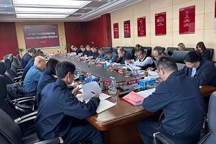 AS: Liên đoàn bóng đá Tây Ban Nha gia hạn hợp đồng với HLV De La Fuente đến năm 2026